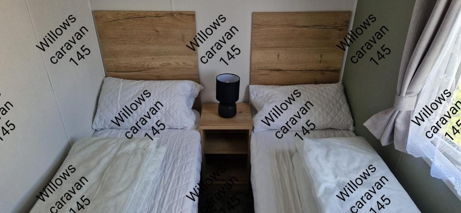 Willows Caravan 145 Llanddwywe エクステリア 写真